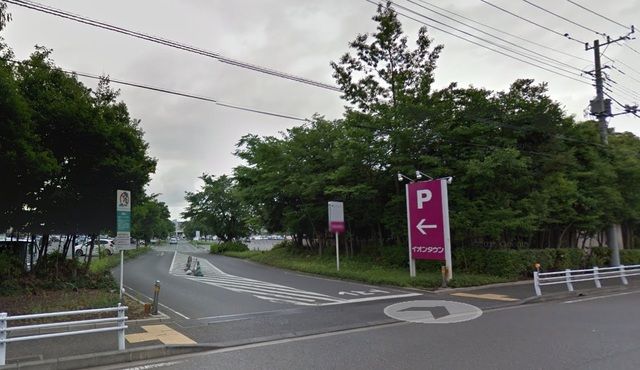 ショッピングセンター　イオンタウン（ショッピングセンター）まで410m