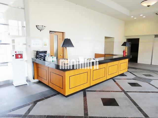 ロビー　管理人が常駐しています