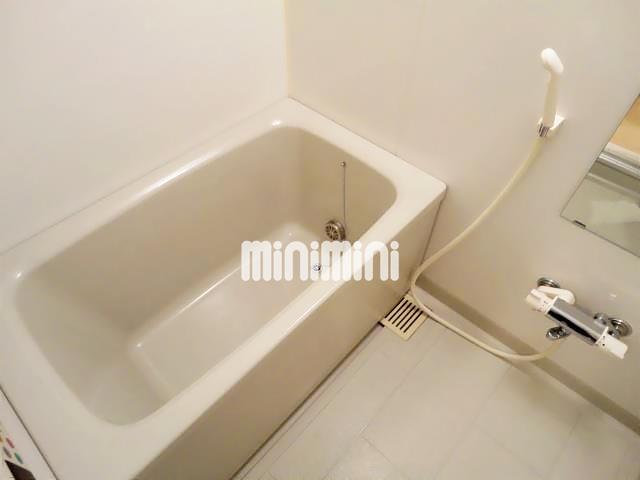 バス・シャワールーム　追炊き付きのお風呂です