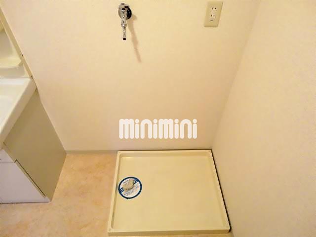 洗面設備　洗濯機置き場です