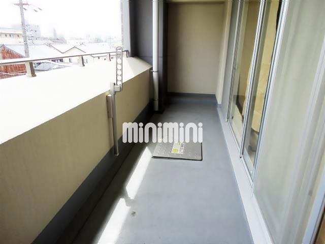 バルコニー　横長ベランダです