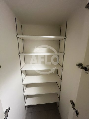 収納　セレニテフラン谷町四丁目　収納