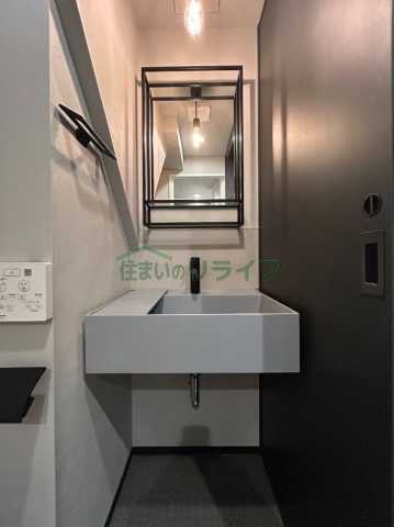 洗面設備　別部屋参考写真です