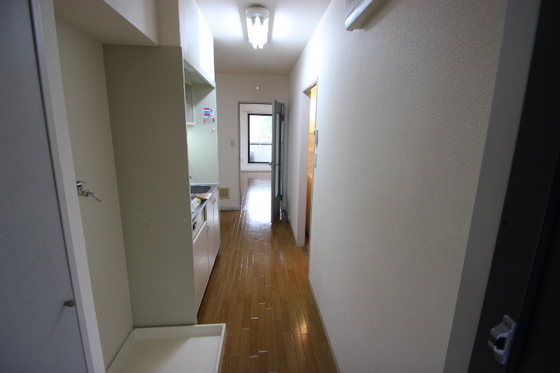 玄関　※別部屋の写真です