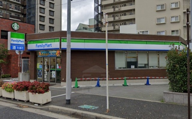 コンビニ　ファミリーマート　緑地公園駅東（コンビニ）まで250m