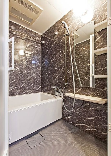 バス・シャワールーム