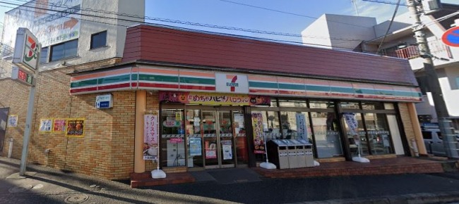 コンビニ　セブンイレブン（コンビニ）まで154m