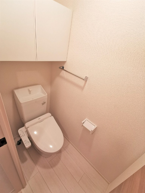 トイレ　温水洗浄便座