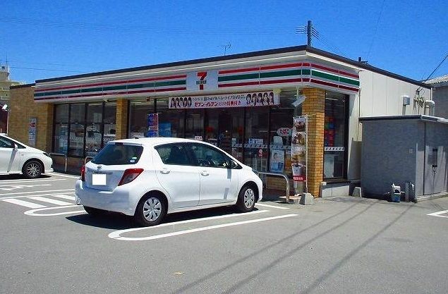 コンビニ　セブンイレブン（コンビニ）まで1600m