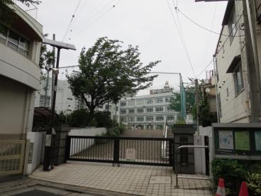 中学校　文京区立第八中学校（中学校）まで172m