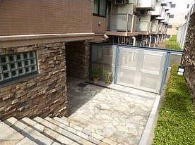 エントランス　ルート四谷三丁目