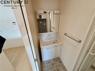 洗面設備　独立洗髪洗面化粧台です！