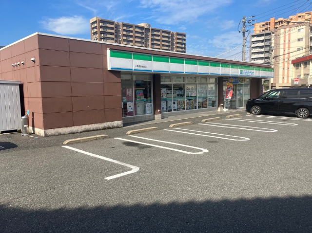 コンビニ　ファミリーマート小倉田原新町店（コンビニ）まで399m