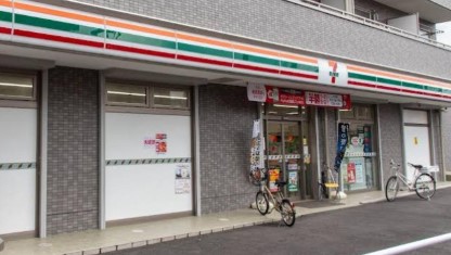 コンビニ　セブンイレブン中野大和町中央通り店（コンビニ）まで580m