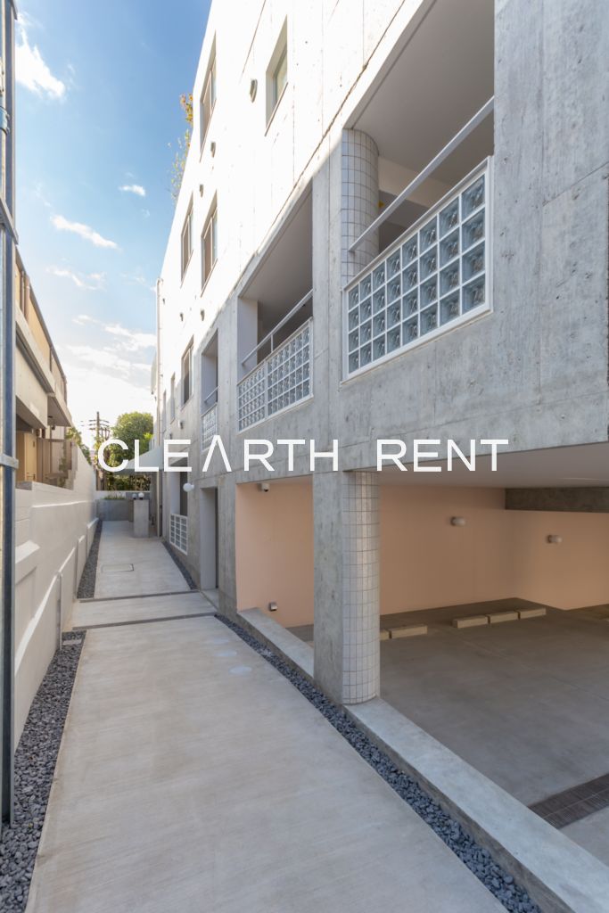 その他　長屋住居で共用部を通らず、住居の中に入ることができます