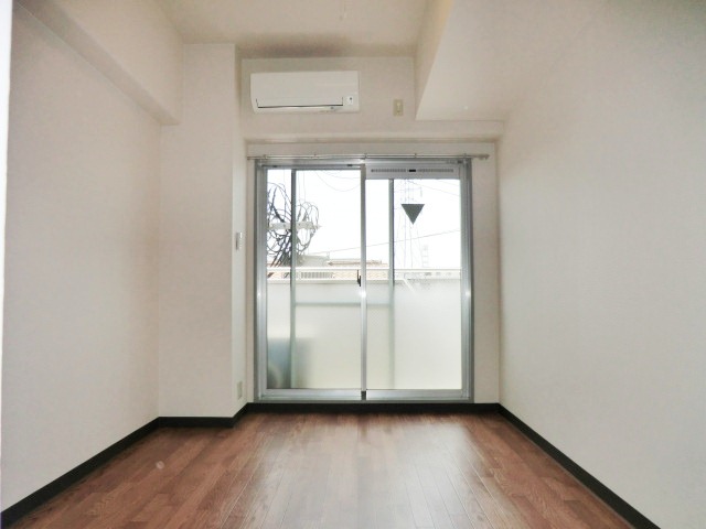 居室・リビング　エアコン付きで初期費用を抑えられます♪