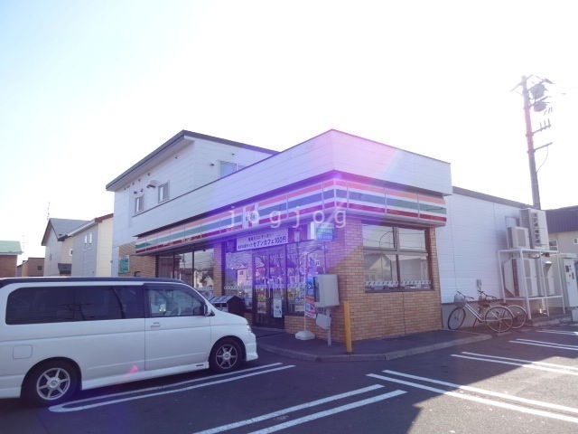 コンビニ　セブンイレブン釧路文苑1丁目店（コンビニ）まで519m