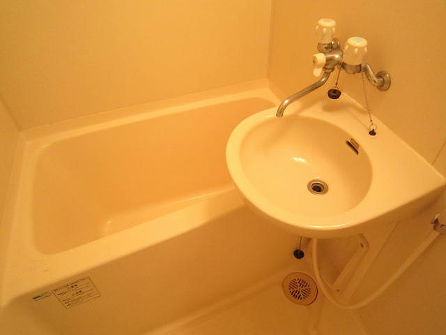 バス・シャワールーム　現況優先