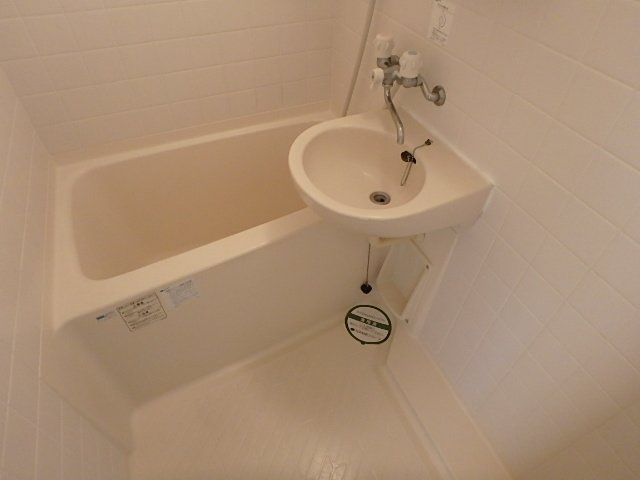 バス・シャワールーム　☆ゆったりくつろげるお風呂☆