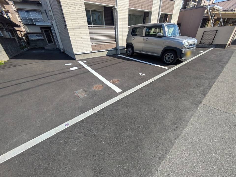 駐車場　駐車場