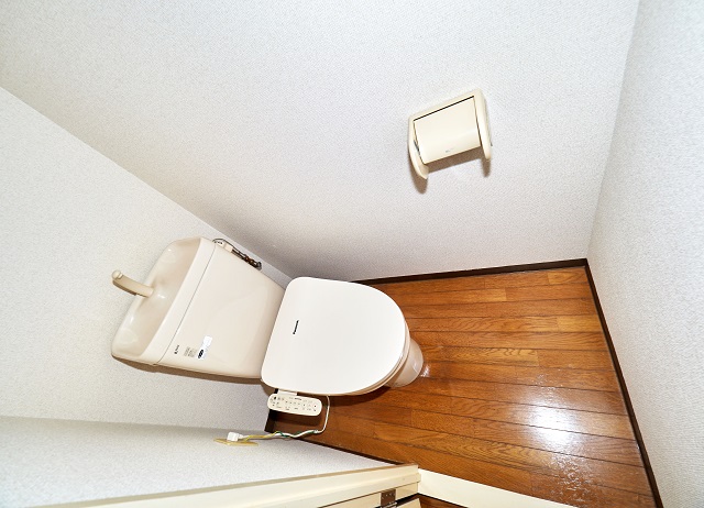 トイレ　温水洗浄便座