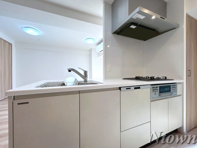 キッチン　コンパクトなキッチンで掃除もラクラク