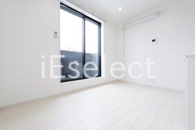 居室・リビング　エアコン完備で夏も冬も快適です！