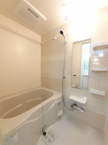 バス・シャワールーム　落ち着いた空間のお風呂です