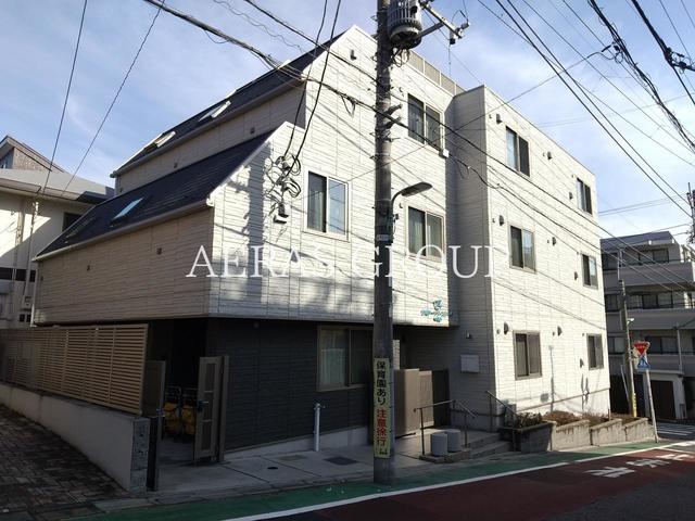 幼稚園・保育園　小鳩ナーサリースクール中馬込（幼稚園・保育園）まで296m