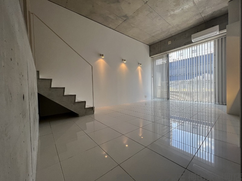 居室・リビング　室内