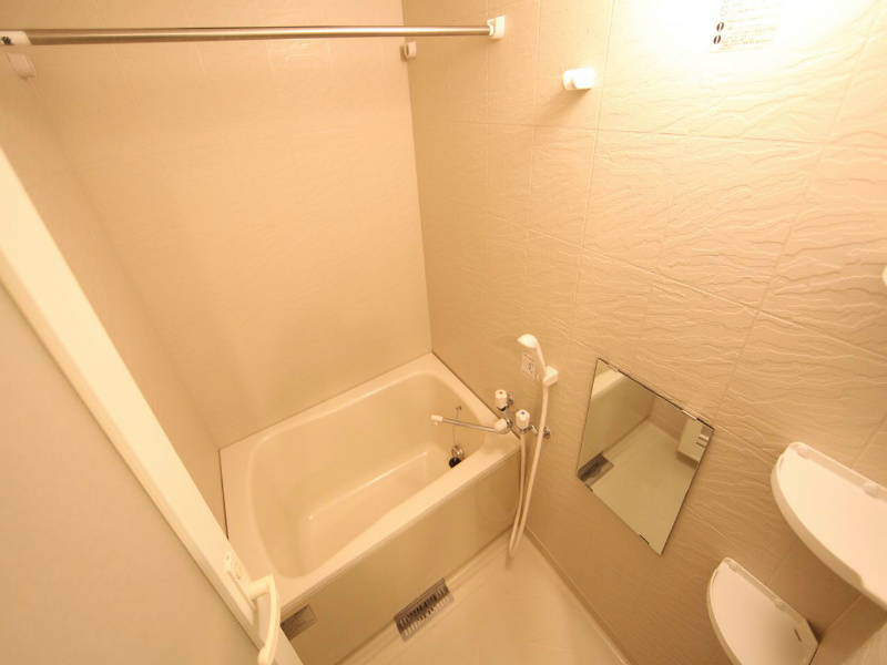 バス・シャワールーム　浴室暖房乾燥機付　追い焚き・オートバス機能付お風呂