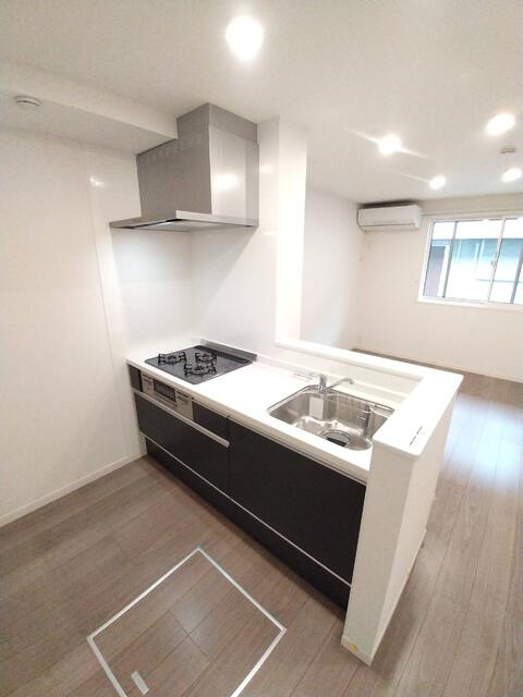 キッチン　建築中の写真となります。