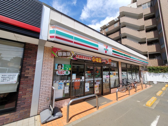 コンビニ　セブンイレブン　練馬南大泉富士街道店（コンビニ）まで74m