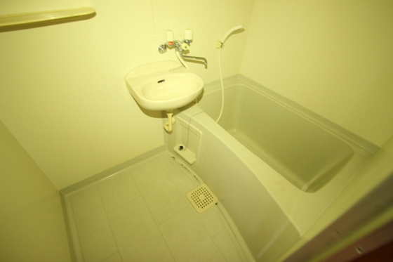 バス・シャワールーム　※別号室の写真です。