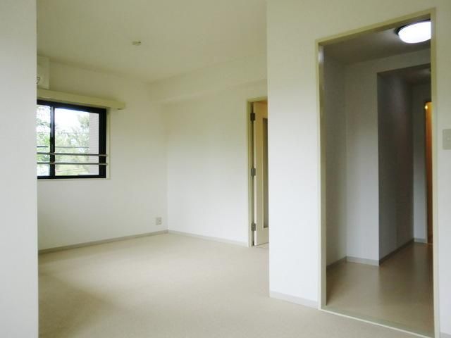 その他部屋・スペース　★綺麗なフローリングの洋室です★