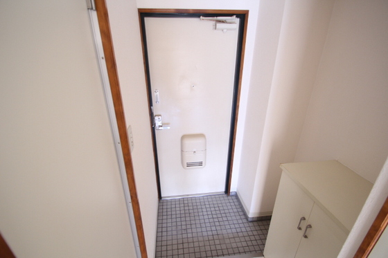 玄関　※別部屋の写真です