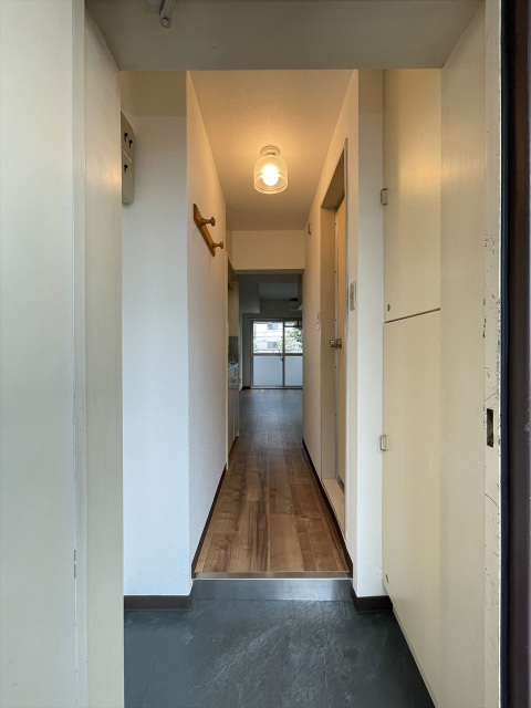 玄関　※同タイプ参考写真