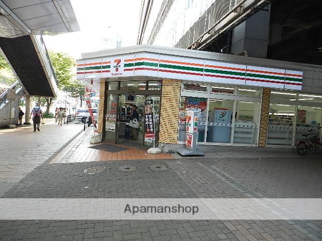 コンビニ　セブンイレブンハートインＪＲ小倉駅新幹線口東店（コンビニ）まで288m