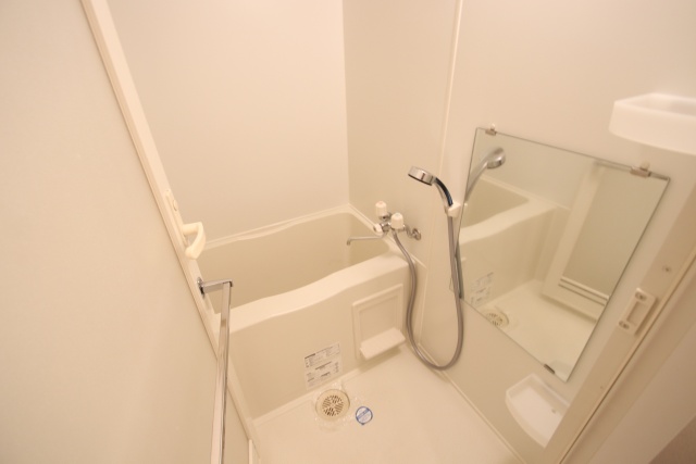 バス・シャワールーム　※別室の参考写真の為、現況優先です。