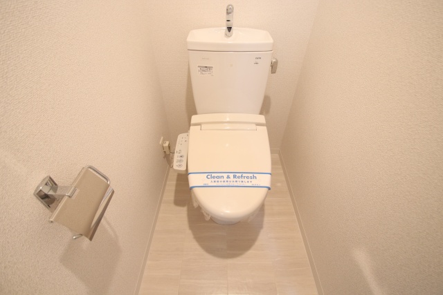 トイレ　※別室の参考写真の為、現況優先です。