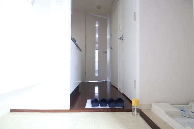 玄関　※別室の参考写真の為、現況優先です。