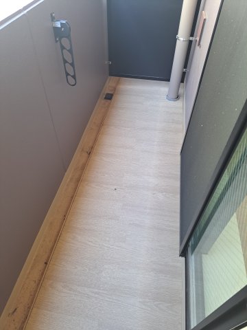 バルコニー　お洋服もしっかりかわきます