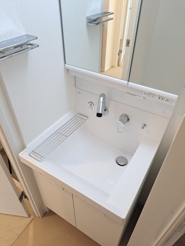 洗面設備　生活に欠かせない独立洗面台です