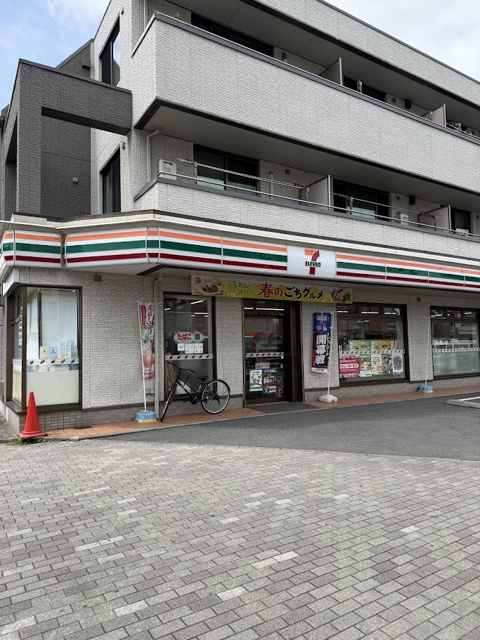 コンビニ　セブンイレブン北越谷駅東口店（コンビニ）まで357m