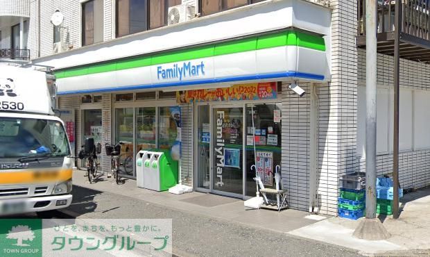 コンビニ　ファミリーマート金沢柳町店（コンビニ）まで810m