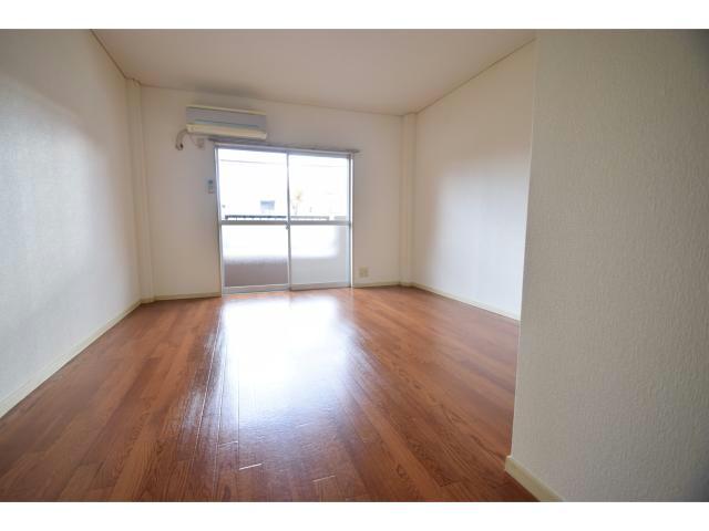 居室・リビング　洋室8帖