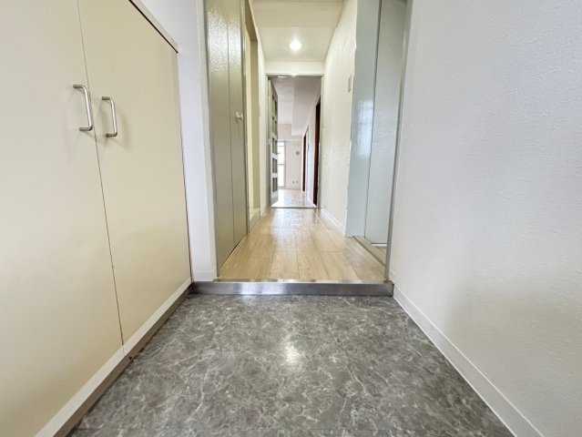 玄関　詳細は、RISUMO江坂本店までお問合せください♪