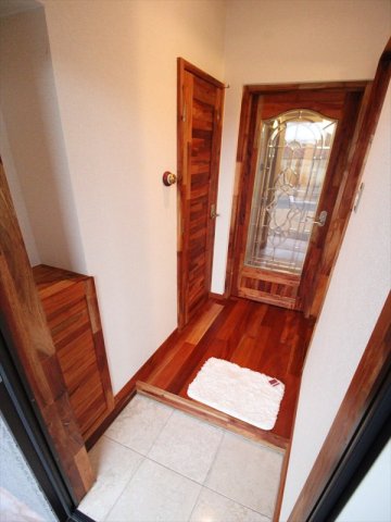 玄関　写真は別室