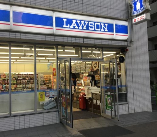 コンビニ　ローソン勝どき四丁目店（コンビニ）まで200m