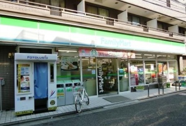 コンビニ　ファミリーマート 杉並下高井戸四丁目店（コンビニ）まで2427m